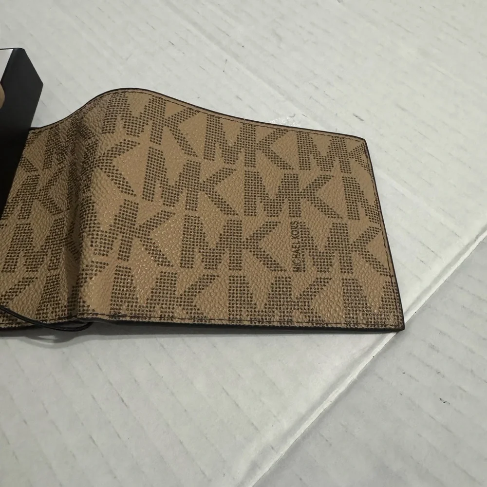 Michael Kors Brown Monogram Billfold Wallet - Picture 4 of 8